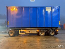 Istrail hook trailer with tipper