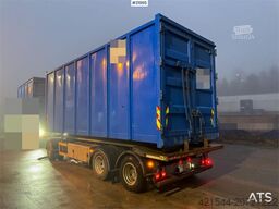 Istrail hook trailer with tipper