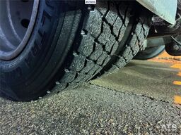 Istrail hook trailer with tipper