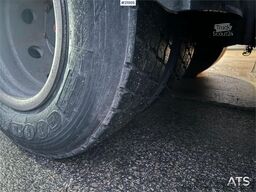 Istrail hook trailer with tipper