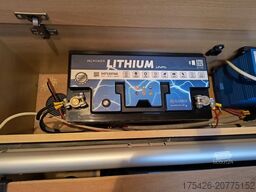 ADRIA Twin 600 AHK, TV +Satanlage  116KW Kundenauftrag