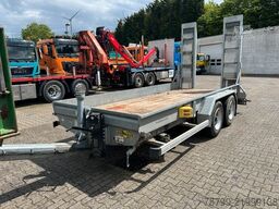HUMBAUR Tandem Anhänger mit 2Achsen und Rampen