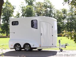 MTM Innovan trailer Pro-Safety stallion layout