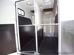 MTM Innovan trailer Pro-Safety stallion layout