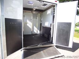 MTM Innovan trailer Pro-Safety stallion layout
