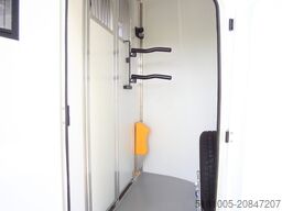 MTM Innovan trailer Pro-Safety stallion layout