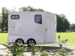 MTM Innovan trailer Pro-Safety stallion layout