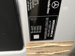 Mercedes-Benz Sprinter 316 2.2 CDI / Box / Loadlift / Air-sus...