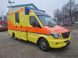 Mercedes-Benz Sprinter Stryker Power-Load Rettungswage