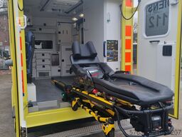 Mercedes-Benz Sprinter Stryker Power-Load Rettungswage