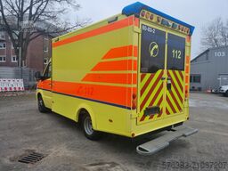 Mercedes-Benz Sprinter Stryker Power-Load Rettungswage