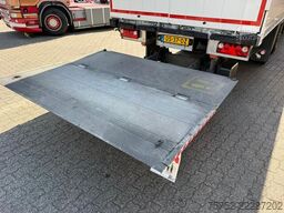 Schmitz Cargobull SCB S*2 Iso Koffer 2500KG LBW Palletkist APK 01...