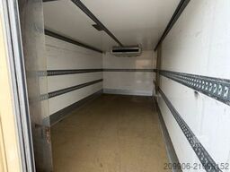 MERCEDES-BENZ Atego 815 Kühler