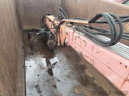  CONTAINER SCARRABILE USATO A CIELO APERTO CON GRU