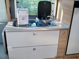 Dethleffs Camper 730 FKR Snow plus Paket