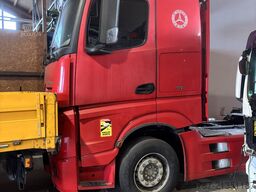 Mercedes-Benz 1845 LS, 4 x 2 ( Unfallschaden )
