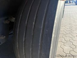 KRONE SDP 27 Schiebeplanen Auflieger mit Ladebordwand