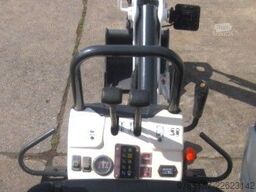 BOBCAT E 10 z * 2x Löffel * * Verstellfahrwerk *