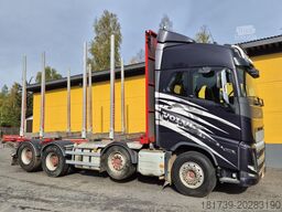 Volvo FH 750 8x4/ 2 lifted axles/ timber truck