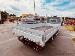 MITSUBISHI 7 C 18 mit langer Pritsche