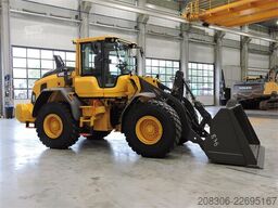 VOLVO L90H New Bucket + Tyres