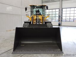 VOLVO L90H New Bucket + Tyres