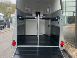 HUMBAUR Xanthos Pferdeanhänger 2,4t SK NEU !100km/h