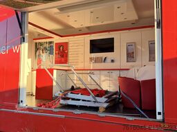 Mercedes-Benz mobiler Messestand Messefahrzeug Showroo