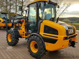JCB 407 Agri