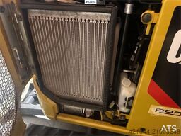 CAT 302CR mini excavator w/ 3 buckets and 2021 Brian J