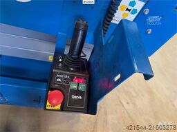 Genie GS-3246 scissor lift. 194 hours!