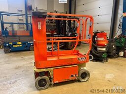 JLG 1230ES scissor lift. 230 hours.