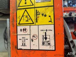 JLG 1230ES scissor lift. 230 hours.