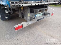 Schmitz Cargobull Curtainsider Standard Staplerhalterung Getränke