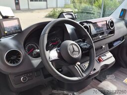 MERCEDES-BENZ 519 Sunset S 4 Ferqui Lagerfahrzeug Stock