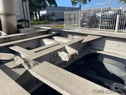 Benalu BENALU 65 m3 volume 6380 kg, MERCEDES AXLES, DI...