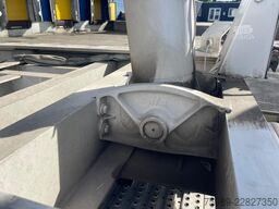 Benalu BENALU 65 m3 volume 6380 kg, MERCEDES AXLES, DI...