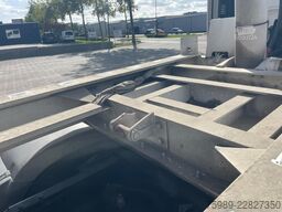 Benalu BENALU 65 m3 volume 6380 kg, MERCEDES AXLES, DI...