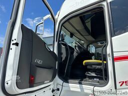 Volvo FH 16.750 6x4 Globe XL Chassis Retarder 4.30 Wb...
