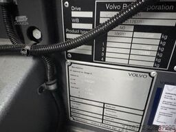 Volvo 8900