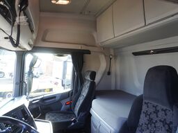 SCANIA R650 V8 8 × 4 /4 / 2020 / Curtainsider