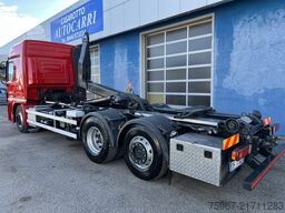 Mercedes-Benz Actros 2548