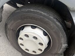 Renault Trucks D240