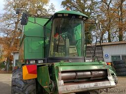 John Deere 2066