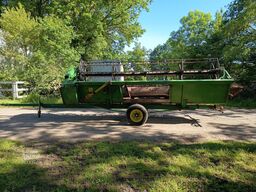 John Deere 2066