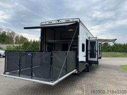 Peterbilt 579 Torque Toy Hauler USA