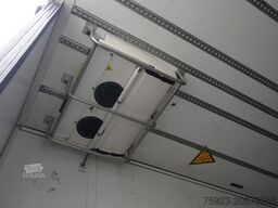 Schmitz Cargobull 3 AXLE FRIGO TRAILER BI-TEMP