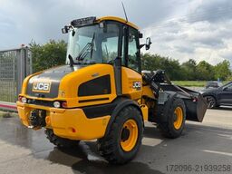 JCB 409 Stage SV 40km/h, Zusatzhydr., Gabel + Besen
