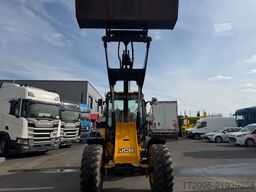 JCB 409 Stage SV 40km/h, Zusatzhydr., Gabel + Besen