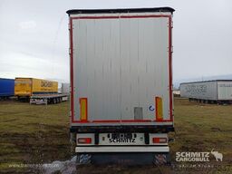 Schmitz Cargobull Curtainsider Standard Getränke